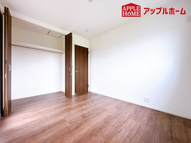[新築住宅] 坂戸市鎌倉町 全6区画の洋室|２階居室は全室収納あり！たっぷりある収納活用でお部屋もキレイを保てます♪