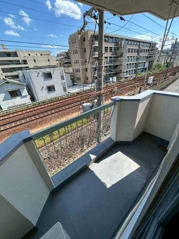 ＢＥＬＬＴＲＥＥ岡本山手のバルコニー