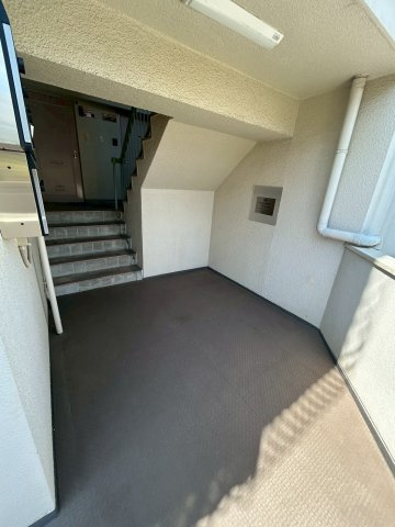 ＢＥＬＬＴＲＥＥ岡本山手のエントランス
