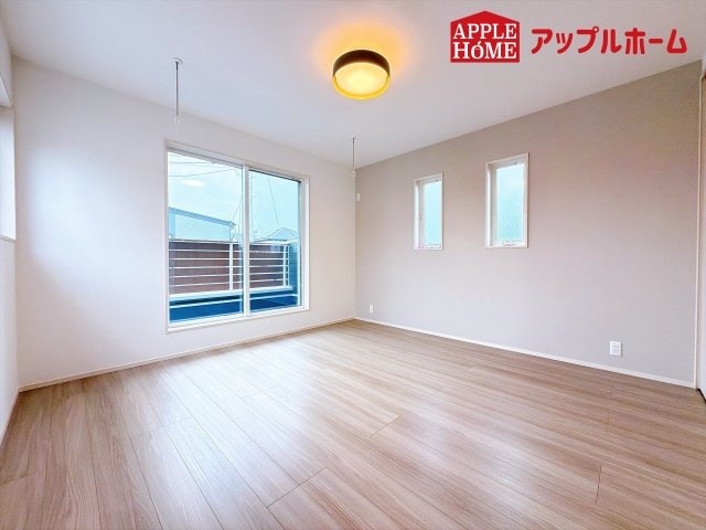[新築住宅] 坂戸市鎌倉町 全6区画の洋室|２階居室は全室収納あり！たっぷりある収納活用でお部屋もキレイを保てます♪