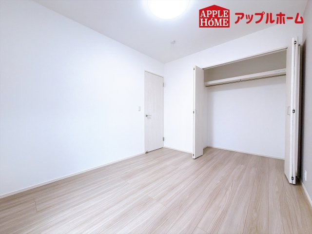 [新築住宅] 坂戸市鎌倉町 全6区画の洋室|２階居室は全室収納あり！たっぷりある収納活用でお部屋もキレイを保てます♪