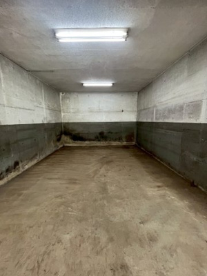 【駐車場】 | マンション翔鶴一階貸倉庫