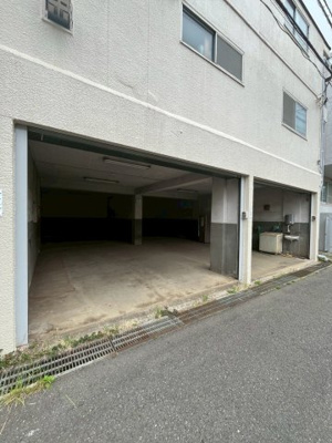 【駐車場】 | マンション翔鶴一階貸倉庫