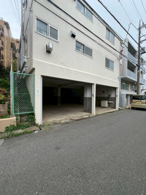 【駐車場】 | マンション翔鶴一階貸倉庫