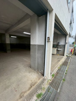 【駐車場】 | マンション翔鶴一階貸倉庫