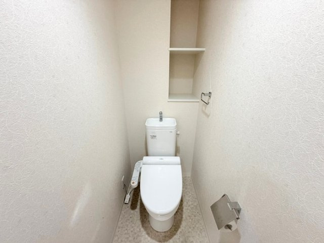 トンシェトアのトイレ