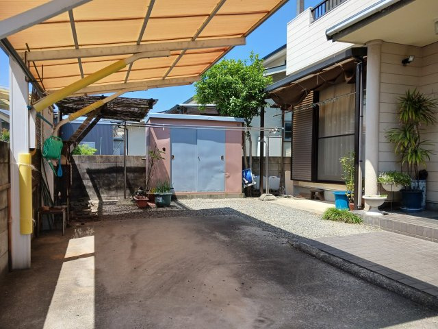 三条町リフォーム戸建の駐車場
