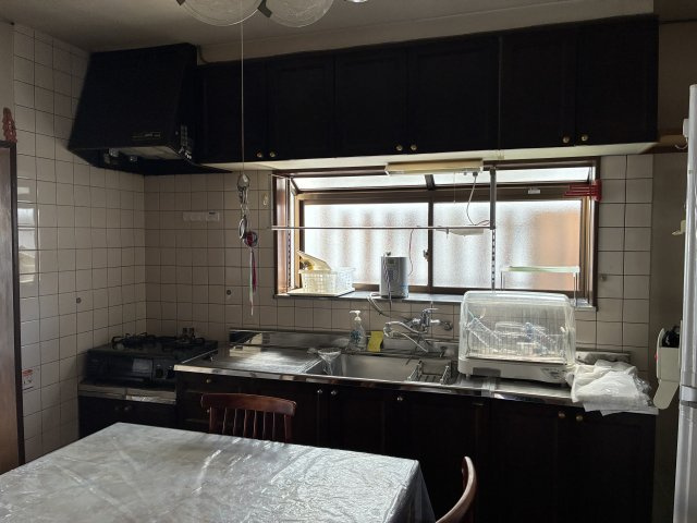 三条町リフォーム戸建のキッチン|壁付けのキッチンが対面キッチンに生まれ変わります。