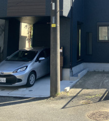 柏市中新宿3丁目戸建の駐車場|駐車場に車を止められます