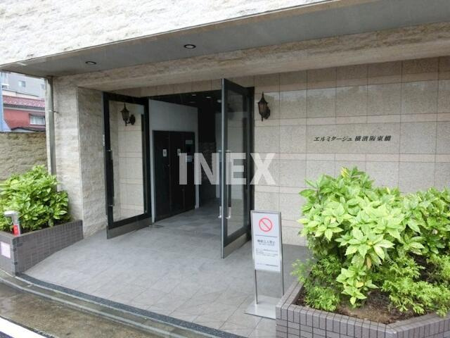 横浜市南区日枝町１丁目の賃貸マンションのエントランス