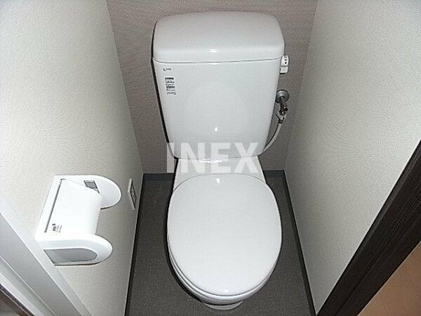 横浜市南区日枝町１丁目の賃貸マンションのトイレ