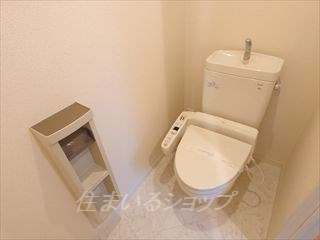 アルル　参番館のトイレ|シャワートイレ