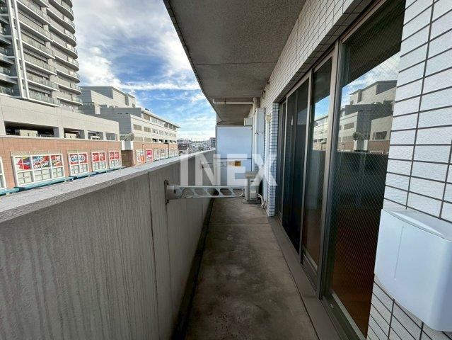 横浜市磯子区杉田１丁目の賃貸マンションのバルコニー