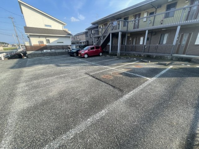 セジュールウィルの駐車場
