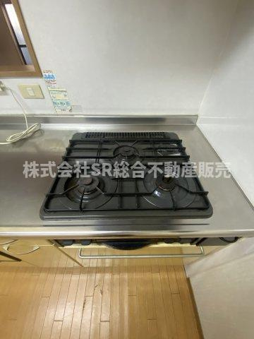 菱屋東1丁目中古戸建のキッチン|3口コンロ、グリル付きです！