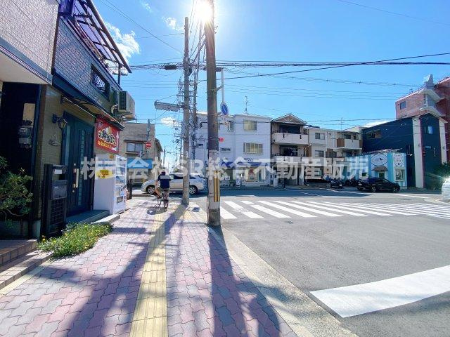 菱屋東1丁目中古戸建の前面道路含む現地写真|八尾枚方線にアクセスしやすく便利です！