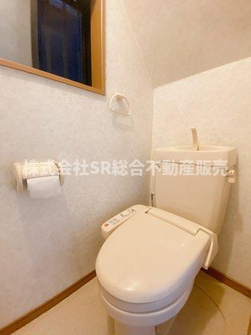 菱屋東1丁目中古戸建のトイレ|温水洗浄便座もございます♪トイレは2か所に有！