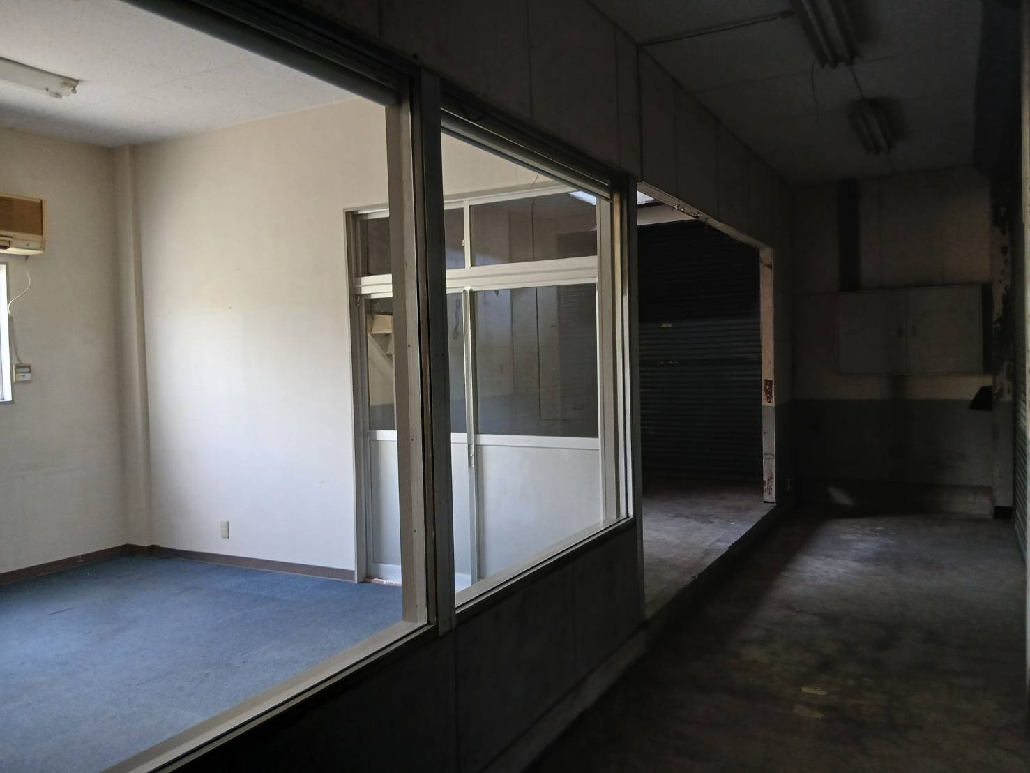 Ｒ２０８店舗の内装|明るい色調の室内です