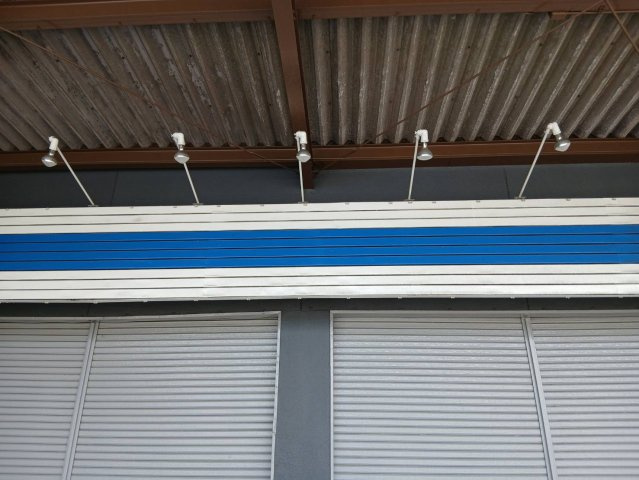 Ｒ２０８店舗の外観|照明もついてます。