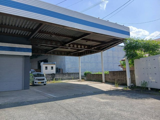 Ｒ２０８店舗の駐車場|カースペースがあります