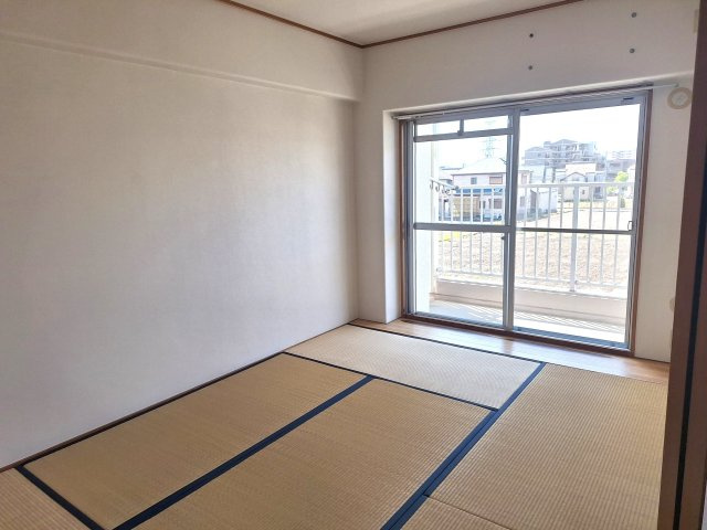 メゾン宝塚山本　の和室
