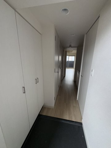 プレサンスジェネ葵の玄関