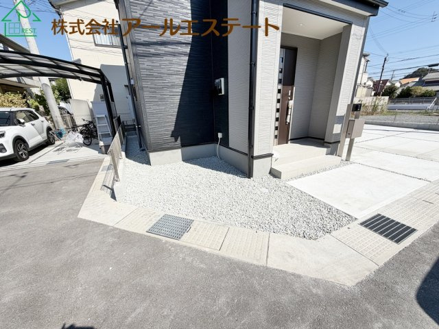 高砂市阿弥陀町北池2期　　新築戸建の玄関