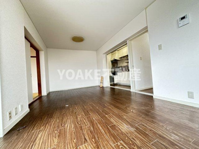【居間・リビング】 | メゾンドK中央林間 | 画像は別部屋でリフォーム・クリーニング中のものです。現況優先。