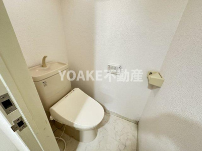 【トイレ】 | メゾンドK中央林間 | 画像は別部屋でリフォーム・クリーニング中のものです。現況優先。
