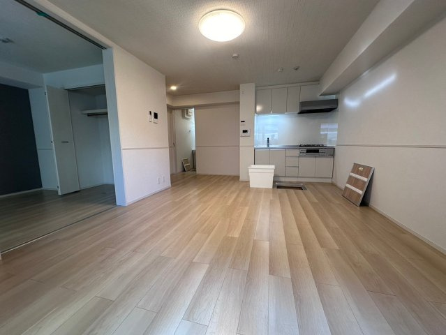 サニーレジデンス高槻本町の居間・リビング