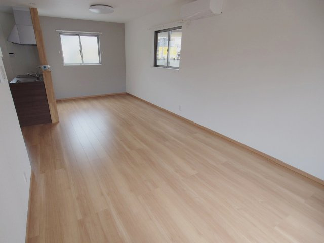 広島市安佐南区川内５丁目のタウンの居間・リビング