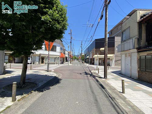 紫野門前町 中古戸建の前面道路含む現地写真