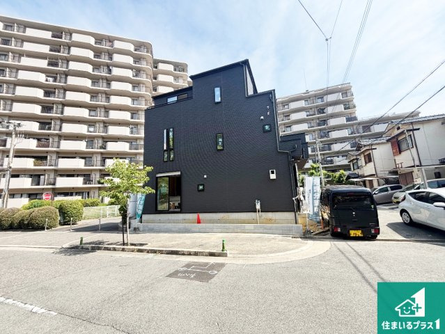 羽曳野市西浦　第1期　新築一戸建ての外観|周辺は落ち着いた街並みの住宅地！子育てがしやすい住環境です！まだ未完成ですが、現地でしかわからない事もございます。是非一度ご覧ください。