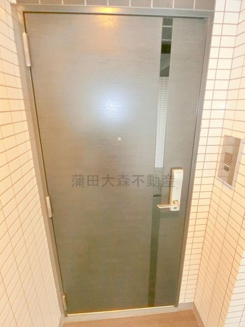 ステージファースト大森アジールコートの玄関