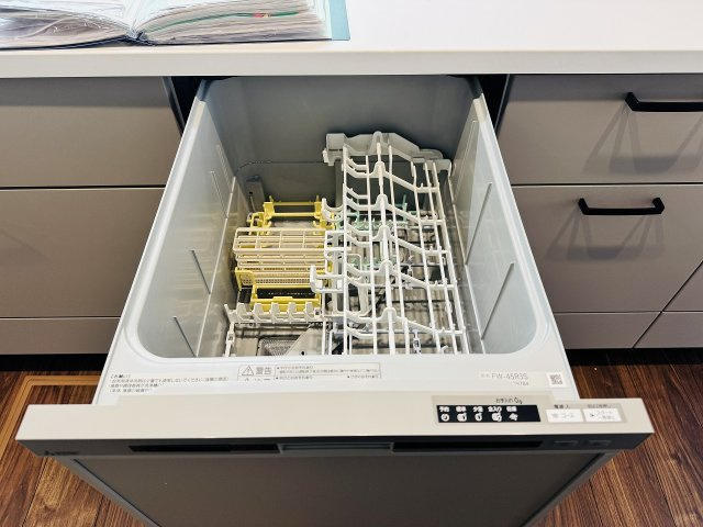 八王子市　片倉町　中古戸建てのキッチン|～食洗機付き　食事後の食器洗いはお任せ、家族でゆっくりとくつろげます～