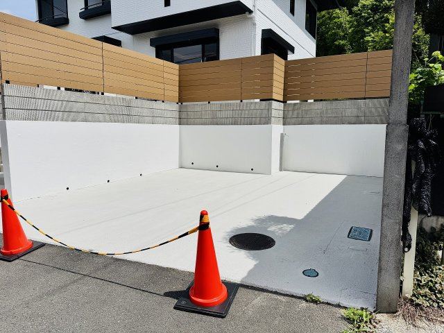 八王子市　片倉町　中古戸建ての駐車場|～南側に並列2台、北側に4・5台駐車可能坪～