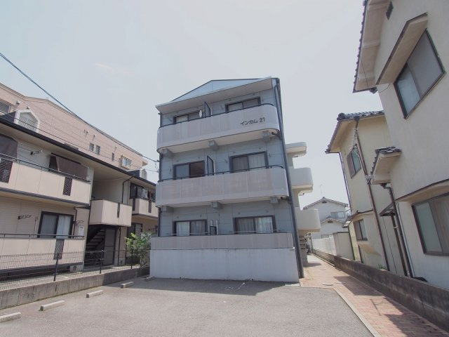 インカム２１の外観