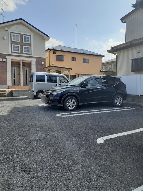 モダンアロッジオの駐車場