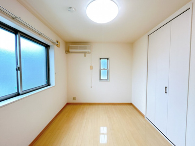 【洋室】 | 中古一戸建　高知市鴨部２丁目 | 6.0帖