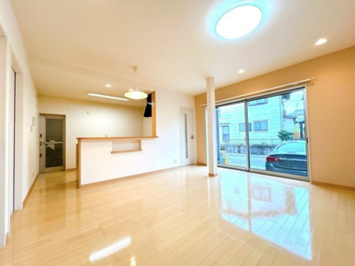 【居間・リビング】 | 中古一戸建　高知市鴨部２丁目
