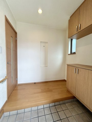【玄関】 | 中古一戸建　香美市土佐山田町東本町１丁目