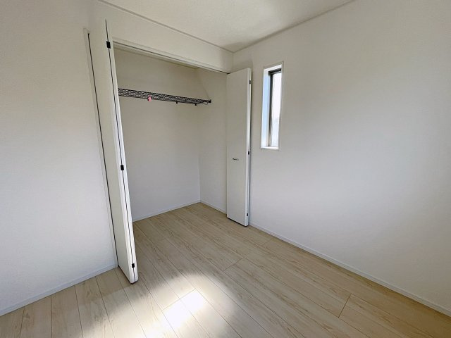 新築戸建・新築建売　須賀川市影沼町第4　第一小・第一中の洋室|広々としておりご夫婦の主寝室としておすすめです！