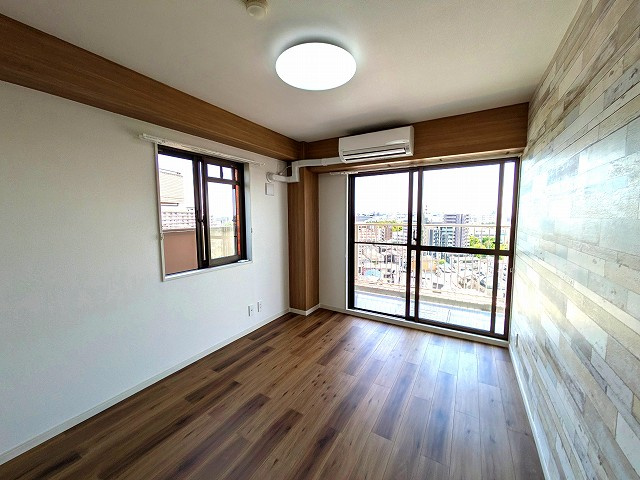 大森本町ハイツの洋室