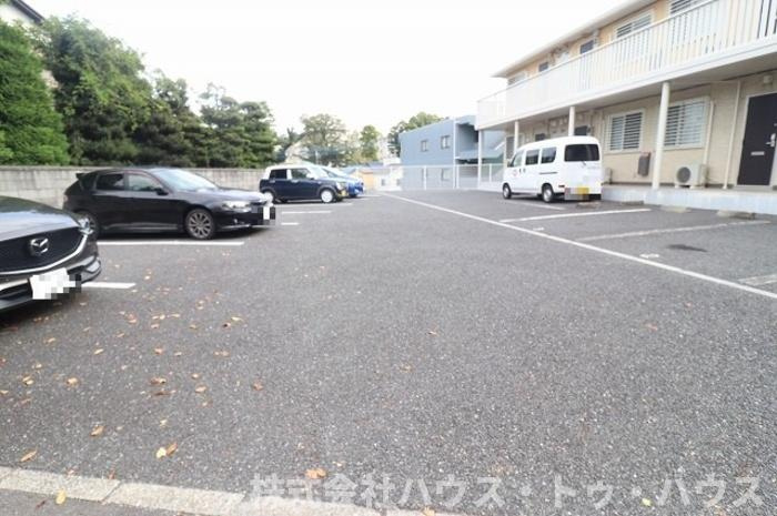 ヴァン・クレールの駐車場