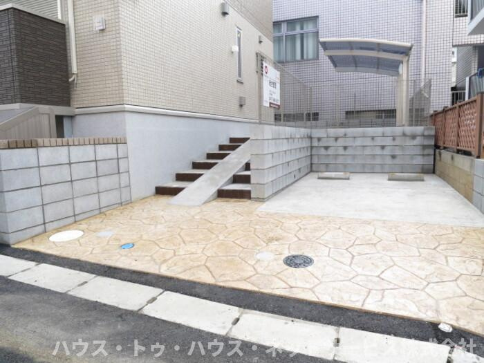 ヴィラコンフォールの駐車場