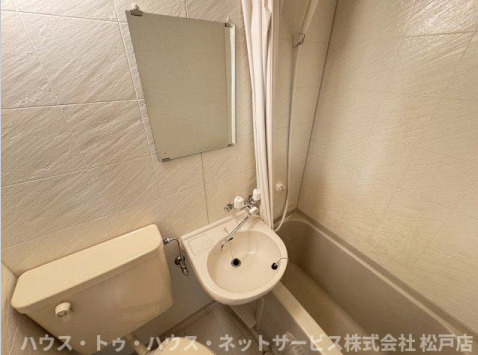 コンフォール小泉の洗面所