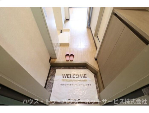 コンフォール小泉の玄関