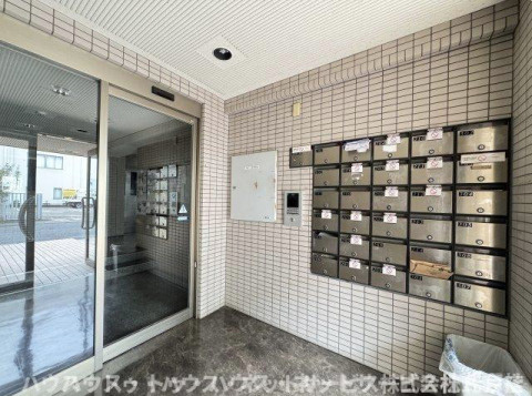 コンフォール小泉のエントランス