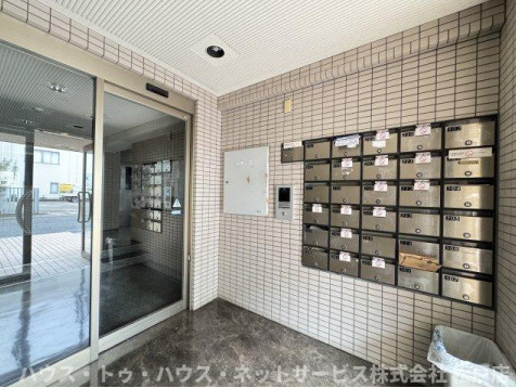コンフォール小泉のエントランス