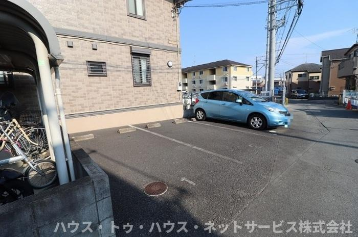 セジュール梨香の駐車場